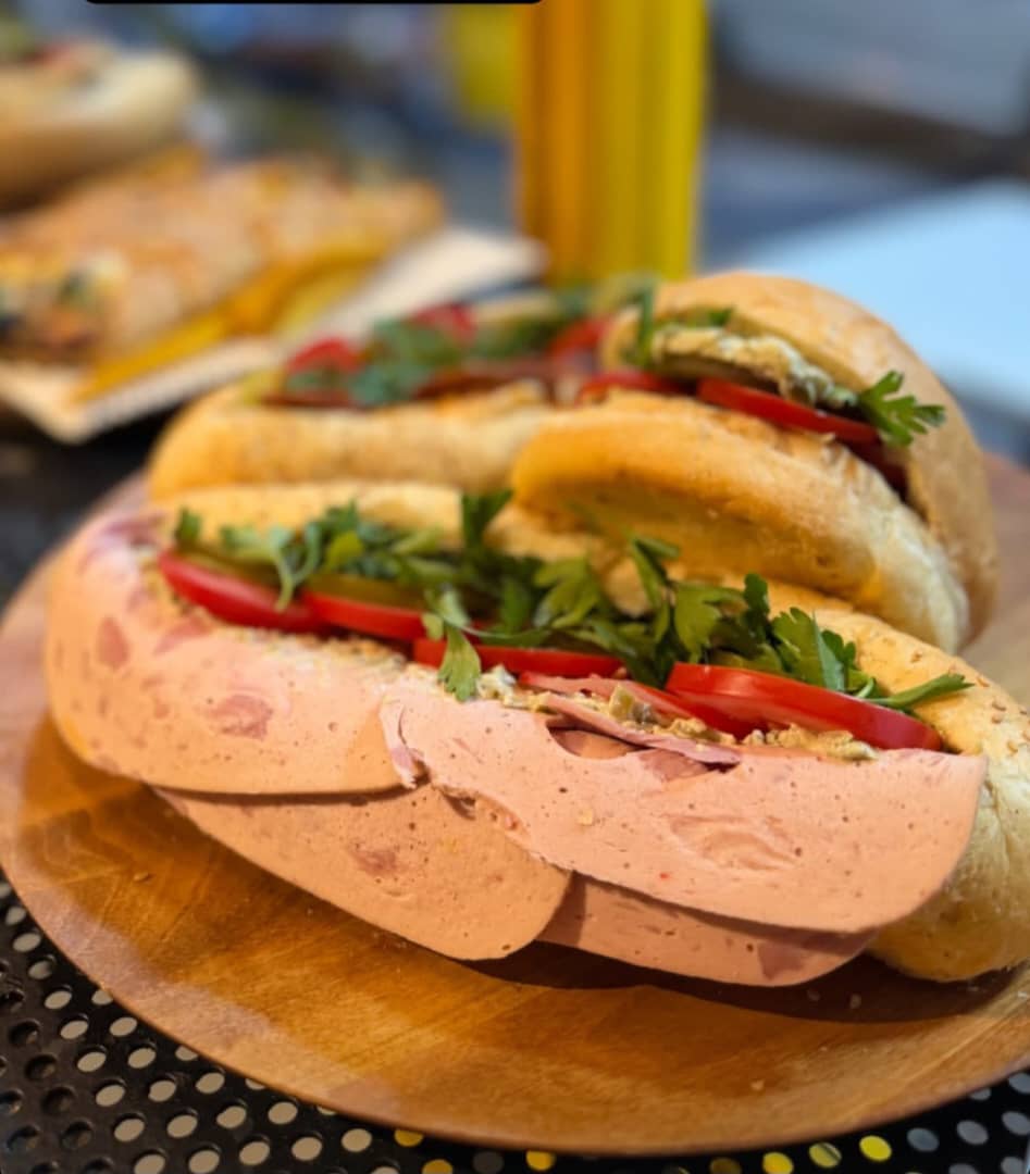 اغذیه فروشی دایی میلاد در بوشهر